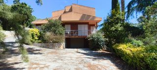 Chalet in Torrelles de Llobregat. Chalet independiente en can güell