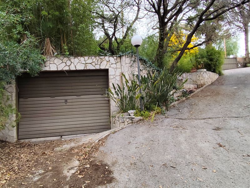 Foto c82305f6-7de8-49e0-8c79-fbf07f7c4c24. Chalet  independiente en can güell en Torrelles de Llobregat