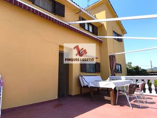 Xalet a Torrelles de Llobregat. Chalet independiente en cesalpina