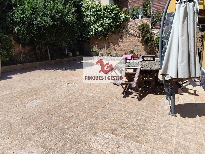 Foto 524ea4f9-439f-402a-822d-51e5bd590151. Xalet amb xemeneia calefacció piscina a Torrelles de Llobregat