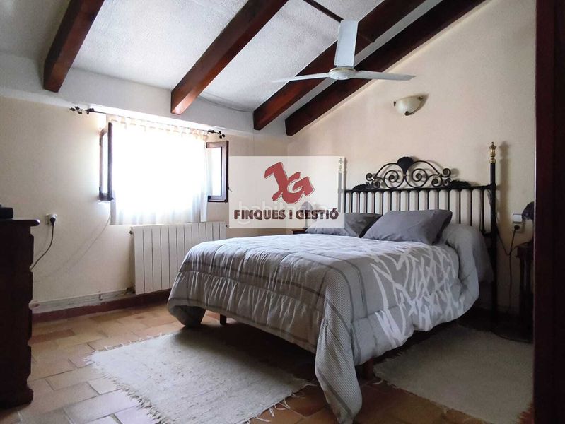 Foto a96937ed-ae34-4871-ba0a-25ea34d0a02e. Xalet amb xemeneia calefacció piscina a Torrelles de Llobregat