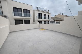 Flat in Carrer alba 37. Piso de obra nueva  ¡¡ ya en construcción !! con parquing en pla