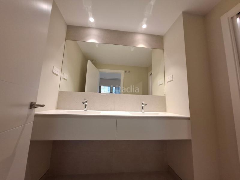 Foto 64d2df80-ece5-43bf-9acd-4b50a2763da3. Piso en carrer president macià 116 a un paso de la playa: obra nueva (ya acabada) con opción a parking y trastero en Palamós