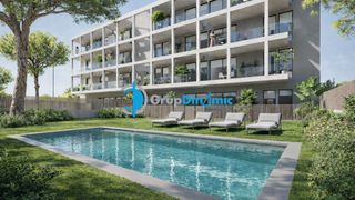 Pis a Sant Joan - Vilarrom�. Obra nueva con piscina en el centro de palam�s
