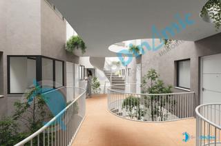 Pis a Sant Joan - Vilarrom. Obra nueva con piscina en el centro de palams