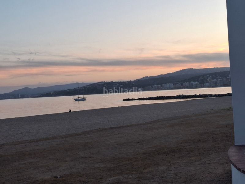 Foto 04edd42c-fd4d-43a2-a0af-d43867ec9c0b. Casa amb xemeneia calefacció a Centre Palamós