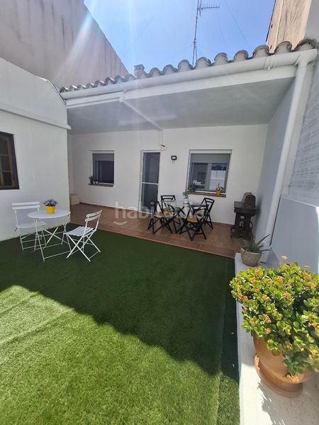 Foto 0a0d530a-e730-4084-beb3-86e7411a45a5. Casa amb xemeneia calefacció a Centre Palamós