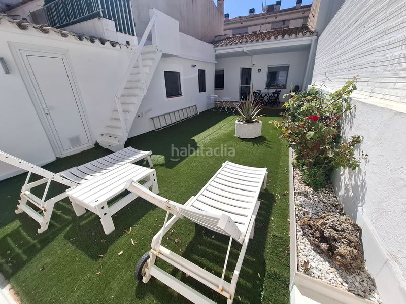 Foto eb782dcf-db43-4e1e-9c62-c40f37572928. Casa amb xemeneia calefacció a Centre Palamós