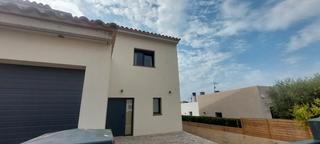 Casa aparellada a Sant Antoni. Casa a estrenar con jardin propio y piscina. gran garaje.