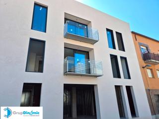 Piso en Avinguda Catalunya. 3 habitaciones y 2 baños completos