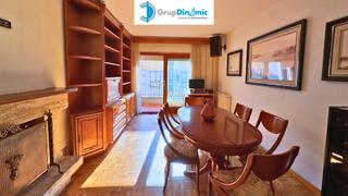 Pis a Avinguda Catalunya. Gran piso de 4 habitaciones dobles, 2 baños. ascensor. parquing