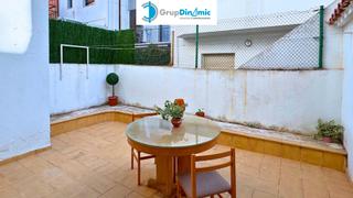 Rez-de-chaussée à Centre. Planta baja con patio en el centro de palamós
