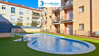 Pis a Avinguda Catalunya. Amplio piso con piscina comunitaria y ascensor