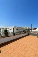 Etagenwohnung in El Pedró. Piso de 70m2 + 20m2 de terraza, a dos pasos de la platja gran