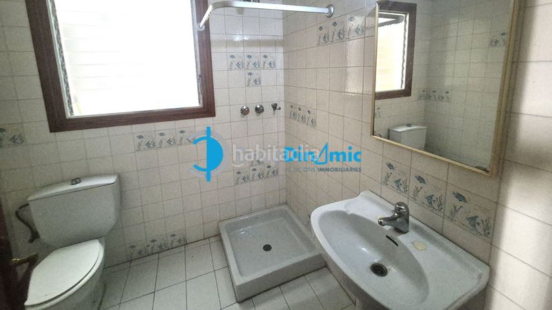 Foto 1e6cbce8-2052-40f3-bd91-ff2f542bb172. Pis amb xemeneia aparcament a El Pedró Palamós