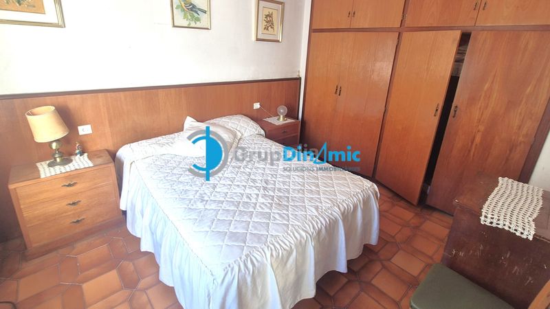 Foto 43460b9e-94e3-4236-bf2a-8574768cf491. Pis amb xemeneia aparcament a El Pedró Palamós