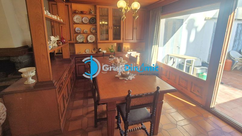 Foto 44845152-a97e-4b08-90d2-a43c9eb9db94. Pis amb xemeneia aparcament a El Pedró Palamós