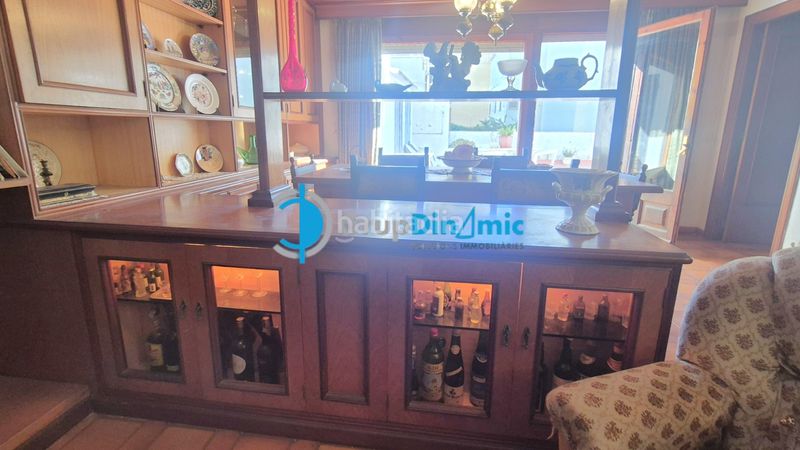 Foto 4bcdac57-9795-46c7-800c-0f1c3c74795c. Pis amb xemeneia aparcament a El Pedró Palamós