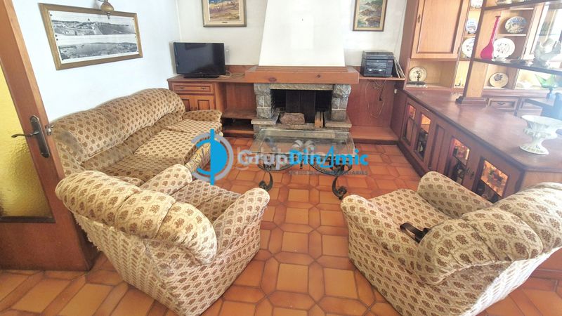 Foto d5842fa3-68c7-4f13-86fa-3dcef6b02a09. Pis amb xemeneia aparcament a El Pedró Palamós