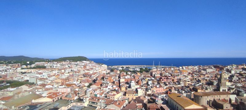 Foto f7ec2256-6a59-49c2-a125-100bb4c6ca11. Pis amb xemeneia aparcament a El Pedró Palamós