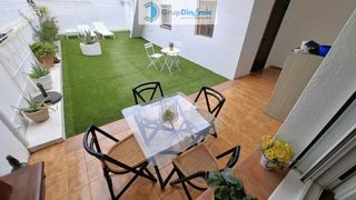 Semi detached house in Centre. Casa reformada con gran patio