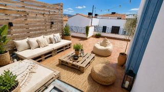 Pis a Centre. Vivienda reformada con terraza en el centro de palamós
