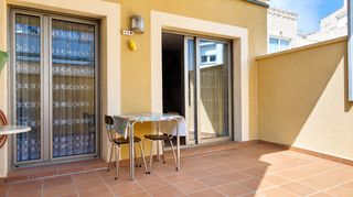 Casa en Centre. Casa con garaje , lista para entrar a vivir, a un paso del puert