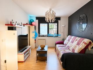 Etagenwohnung in Sant Joan - Vilarromà. Piso de 3 habitaciones con patio