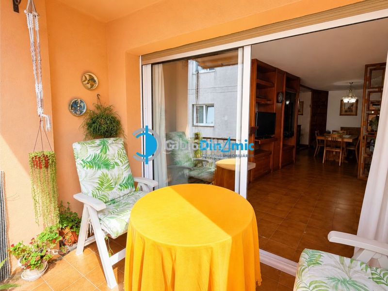 Foto 52d8f051-f068-4857-8109-88d704063e9f. Pis amb xemeneia a Centre Palamós