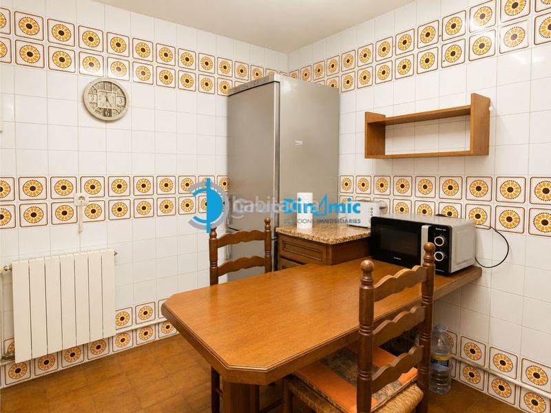 Foto c7f40e1a-dcf1-4253-a7cb-7e9864e7b35a. Pis amb xemeneia a Centre Palamós