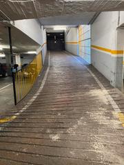 Miete Motorradparkplatz in Carrer de rossend arús 41. Descuentos en motos