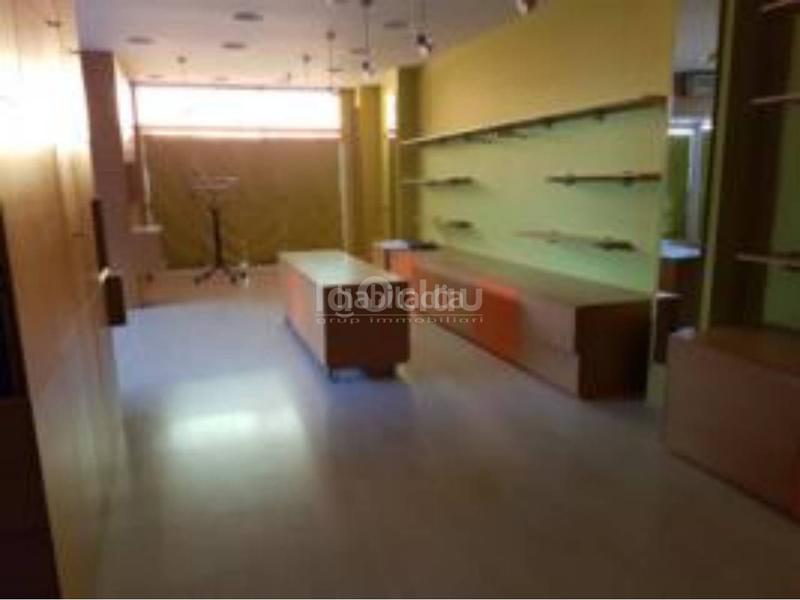 Foto 654e5000-ea81-43c3-8e60-0b93c3cd8039. Locale commerciale in Tona