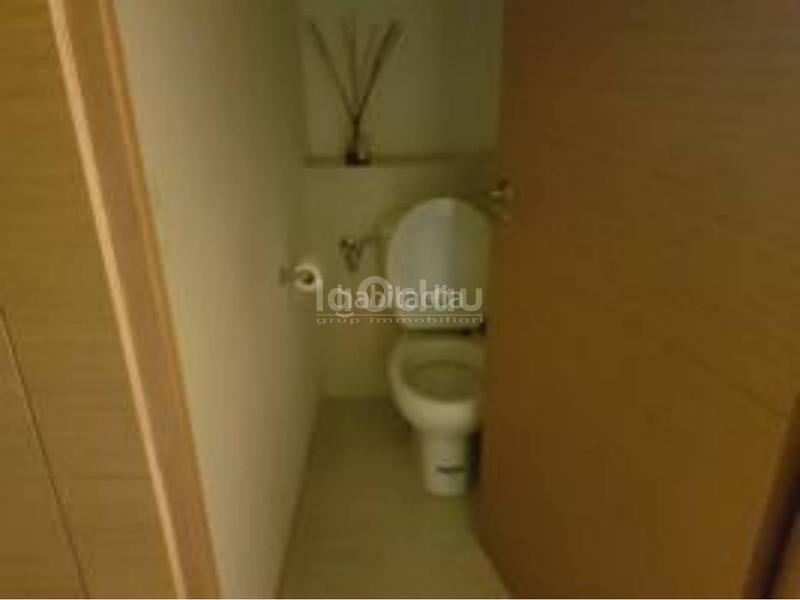 Foto c9b89fb8-745b-4961-af9a-f453af4098ae. Locale commerciale in Tona