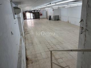 Local Comercial a Tona. Local comercial en venta