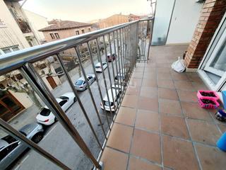 Pis a Tona. Piso en venta con inquilino