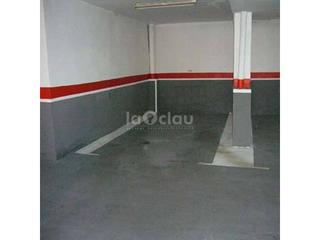 Aparcament cotxe a Tona. Parquing en venta en tona