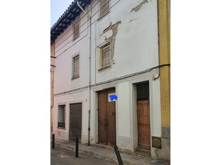 Casa pareada en Roda de Ter. Edificio en venta en roda de ter
