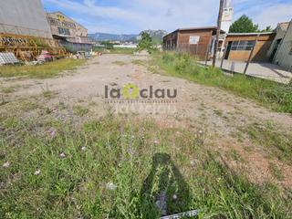 Solar industrial a Tona. Solar industrial en venta