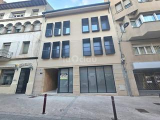 Local Comercial a Major 64. Local en venta en tona