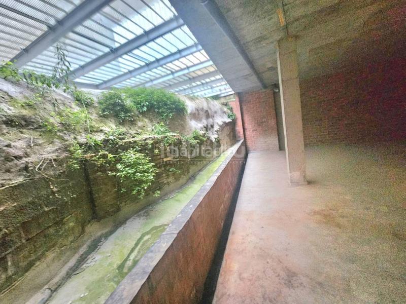 Foto a85603ba-b17f-4fcf-8dc9-ee843b2563a2. Local commercial dans major 64 dans Tona