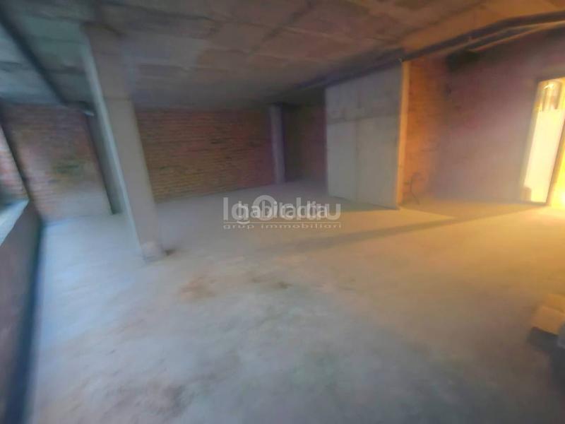 Foto f2ac190c-86d9-422a-a0f0-72c5d018e3ab. Local commercial dans major 64 dans Tona