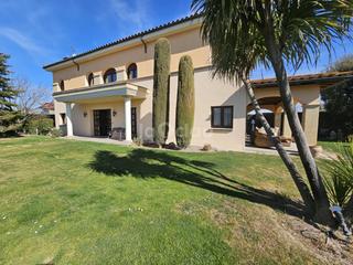 Chalet  Sant fruitós. Chalet en venta