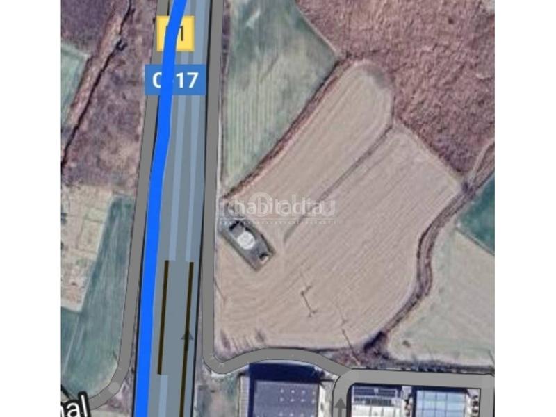 Foto bedf99fd-fa9c-43ce-918e-e37eeb3e89e6. Solar industrial a Tona