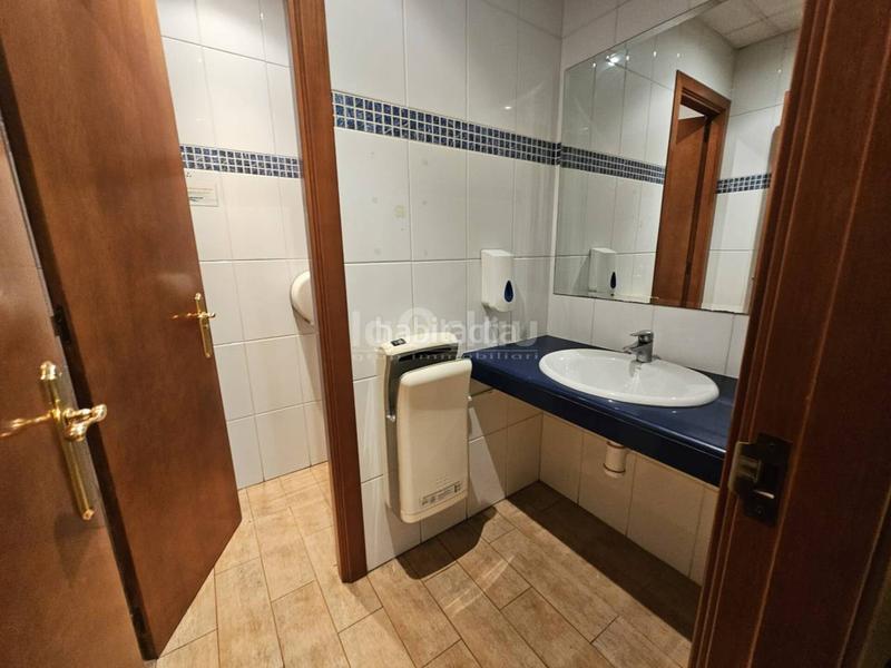 Foto da8c5562-ad93-4a42-949e-8f555a310803. Local comercial a Tona