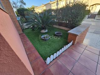 Maison jumelée  Josep nesplé. Oportunidad de casa esquinera a tres vientos