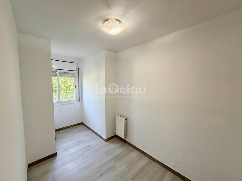Foto 16b70746-49c8-4333-b8ad-8c8c3d142b13. Apartament amb calefacció aparcament a Caputxins-Ambulatori Vic