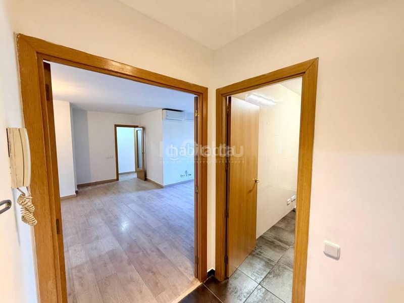 Foto 28731140-ee46-48ff-9be1-d62cffdc106d. Apartament amb calefacció aparcament a Caputxins-Ambulatori Vic