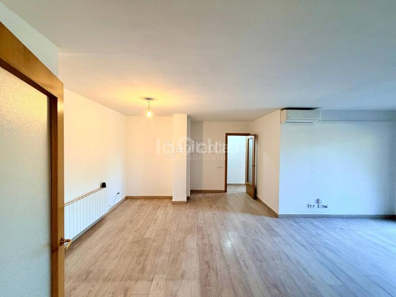 Foto 516f5d2a-eeb8-4787-80c5-b1cb3e31a809. Apartament amb calefacció aparcament a Caputxins-Ambulatori Vic