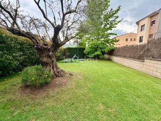 Doppelhaus  Calle estación. Casa a tres vientos en zona residencial