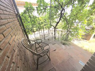 Casa bifamiliare in Tona. Casa apareada para una reforma integral en tona
